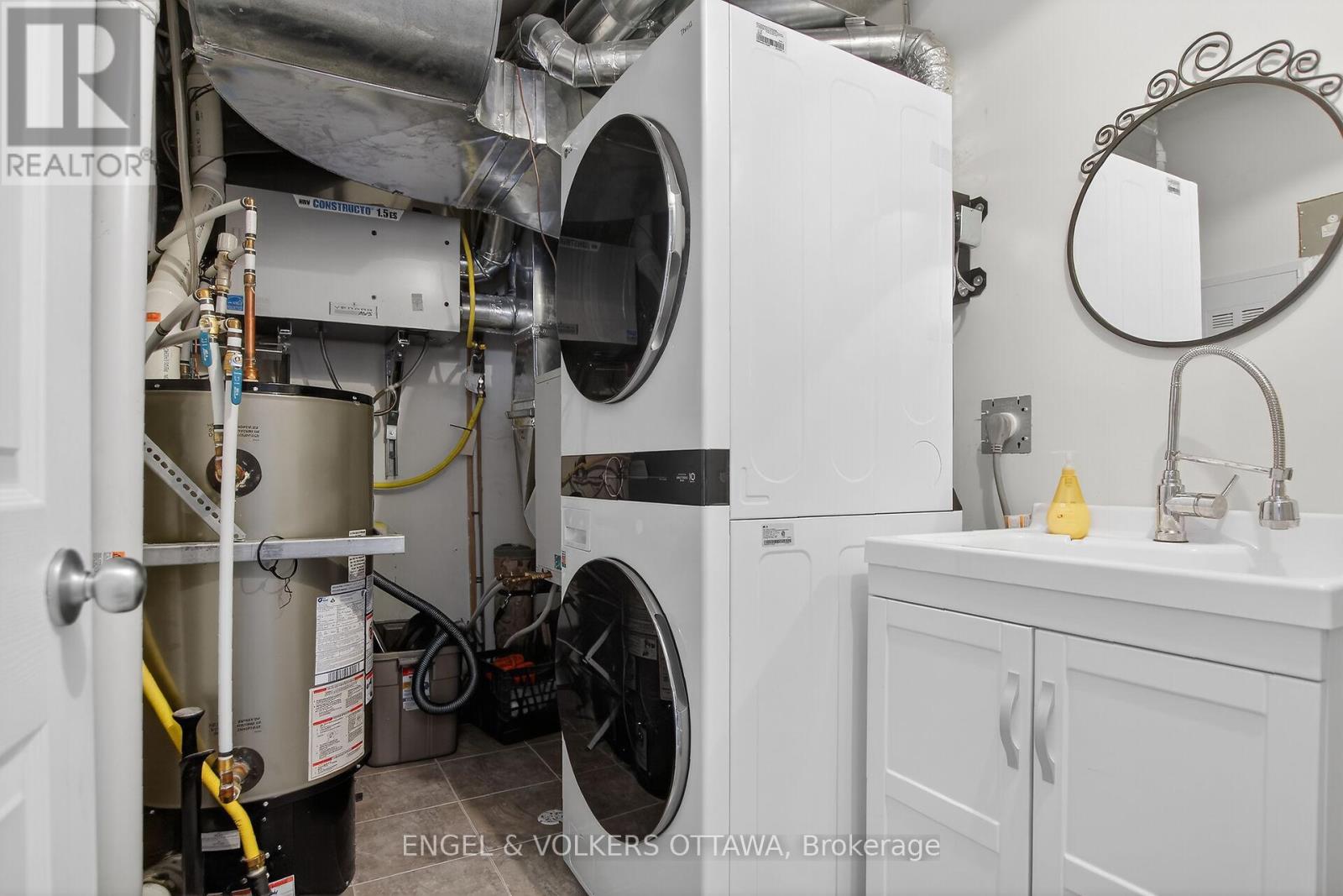 401 - 399 Bayrose Drive W