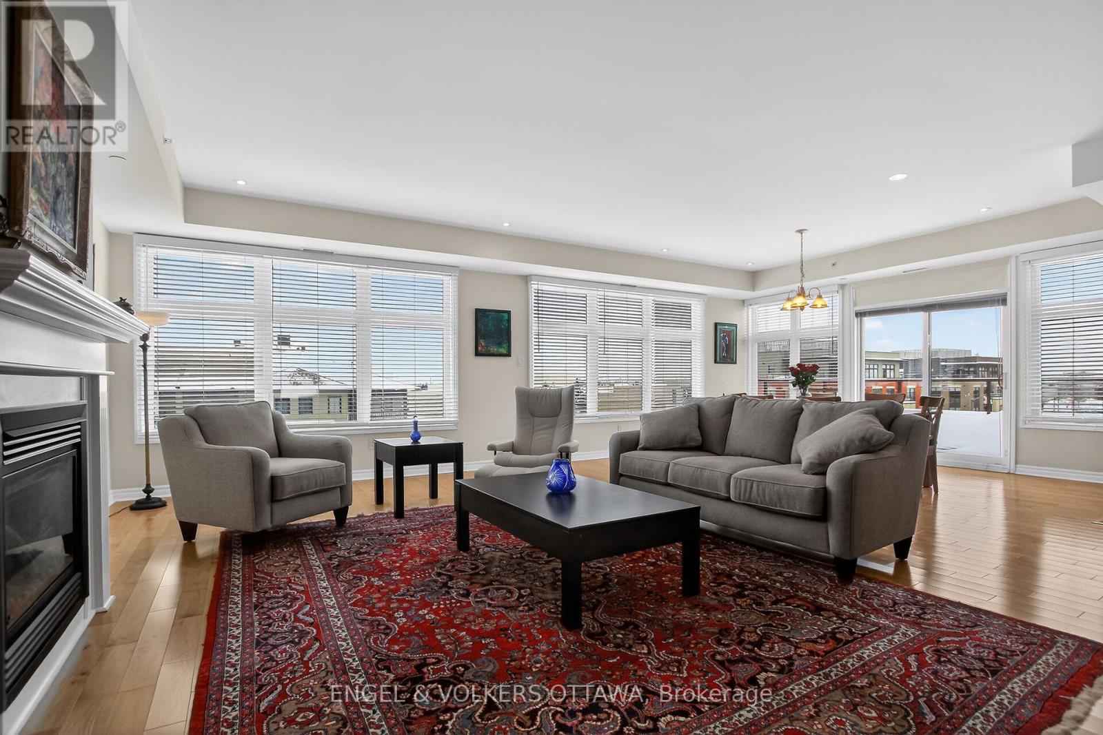 401 - 399 Bayrose Drive W