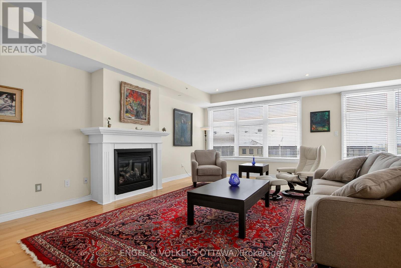 401 - 399 Bayrose Drive W