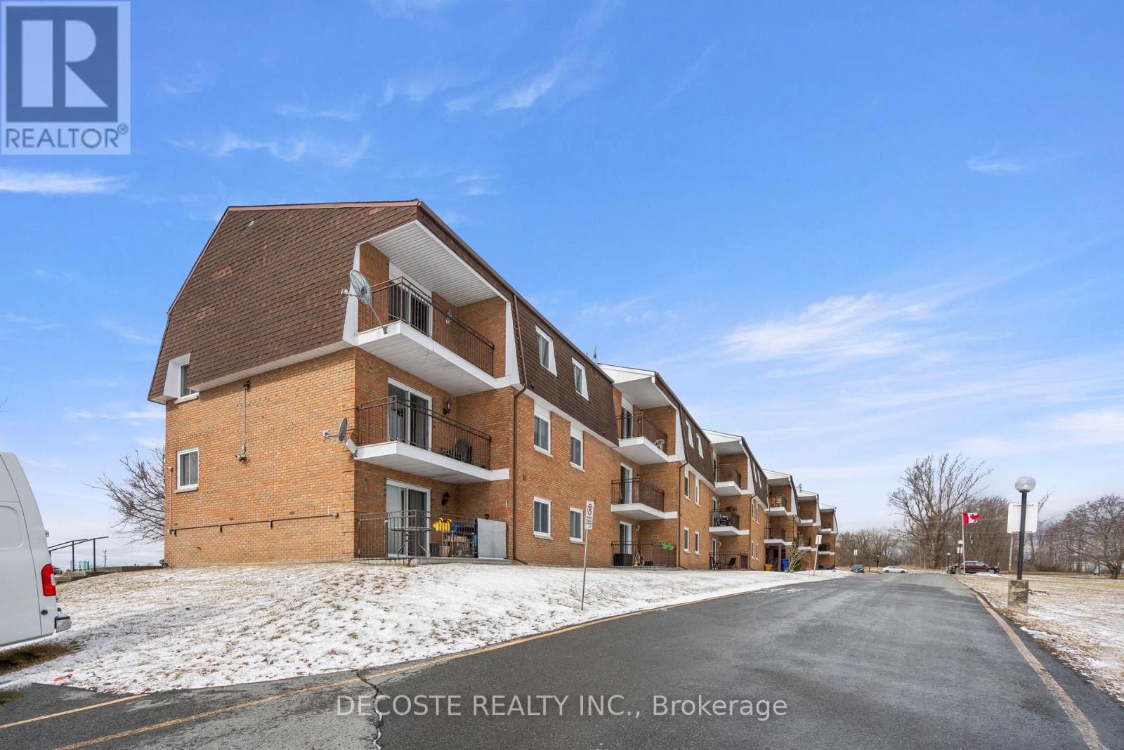 209 - 220 Kenyon Street W