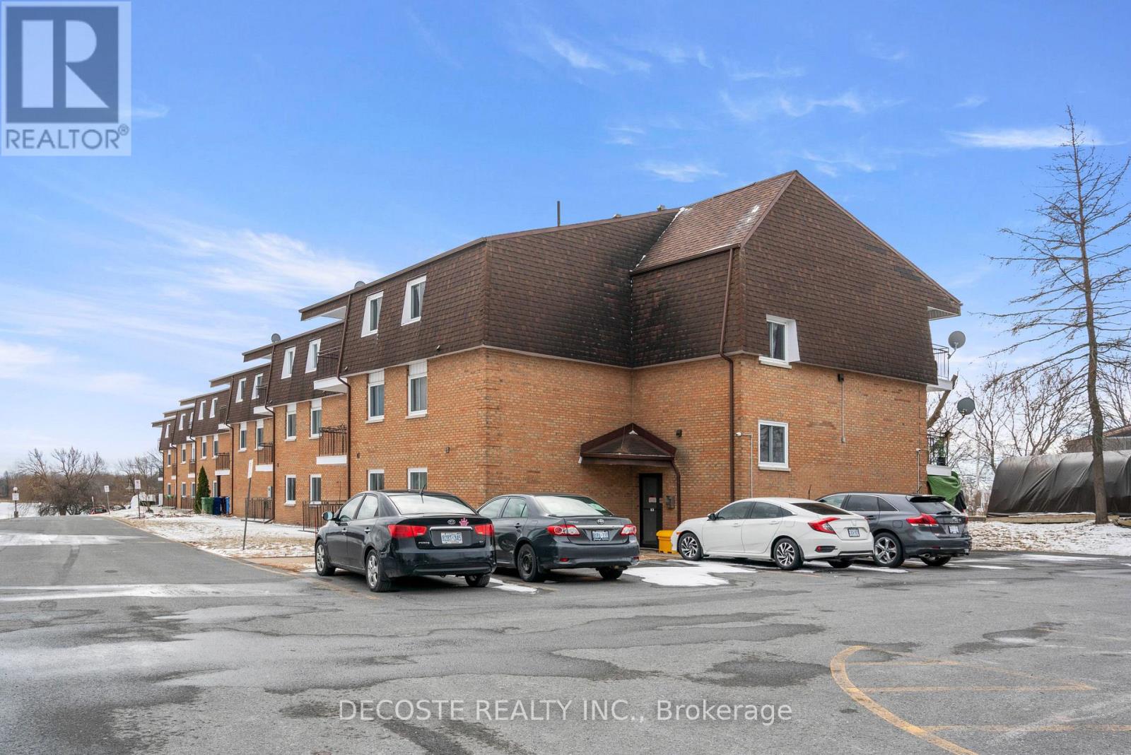 209 - 220 Kenyon Street W