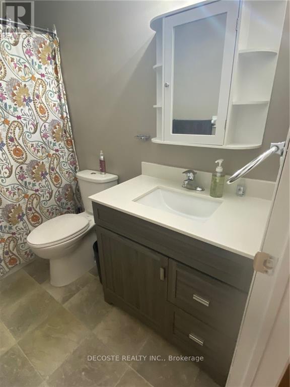 209 - 220 Kenyon Street W