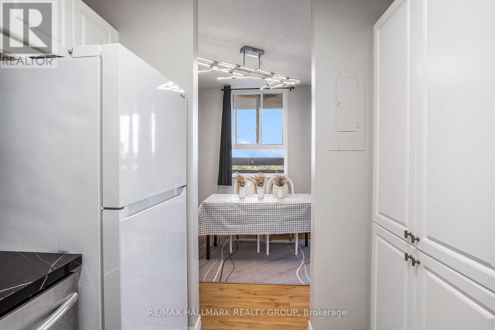 1508 - 2000 Jasmine Crescent