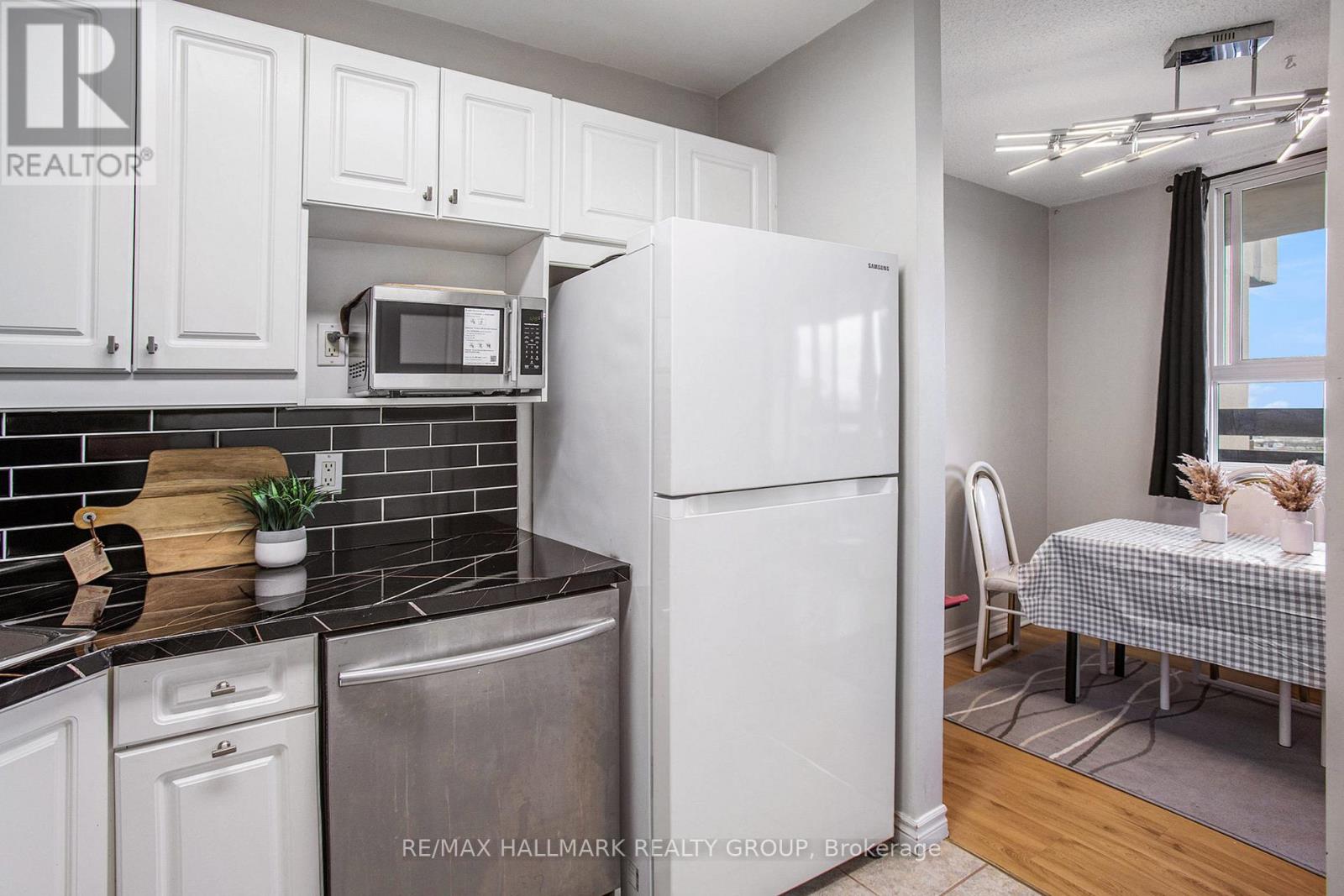 1508 - 2000 Jasmine Crescent