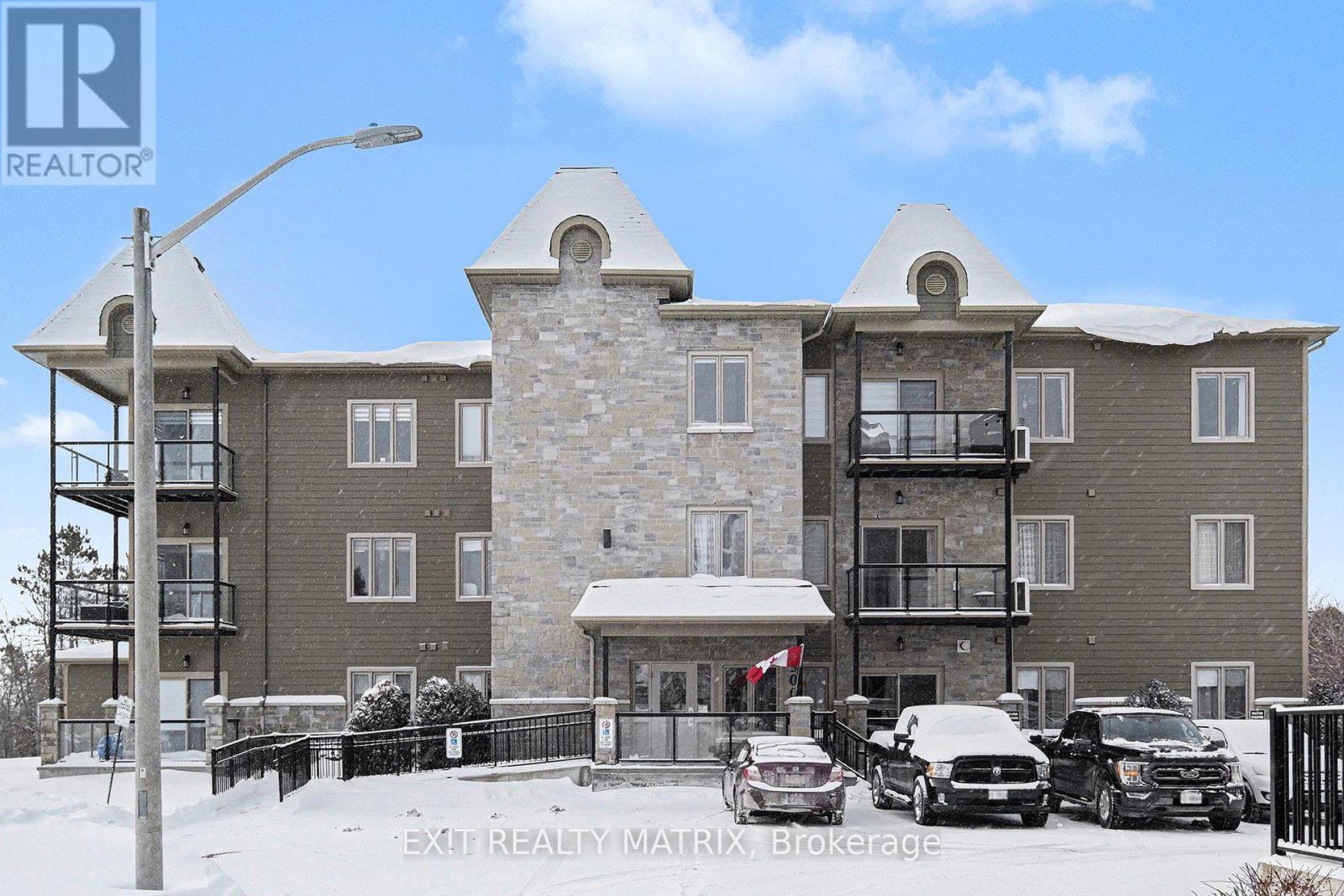 305 - 300 Solstice Crescent