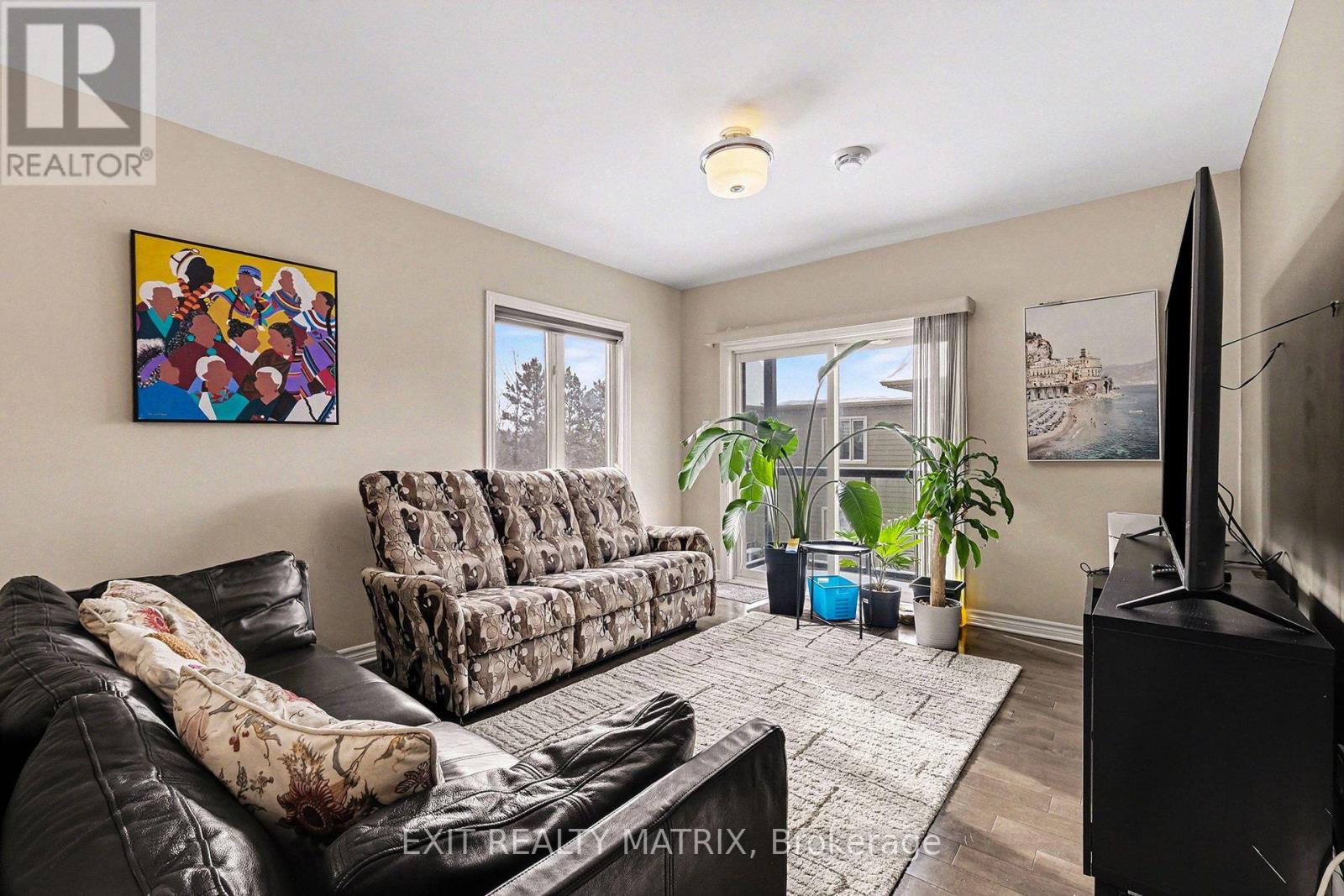 305 - 300 Solstice Crescent