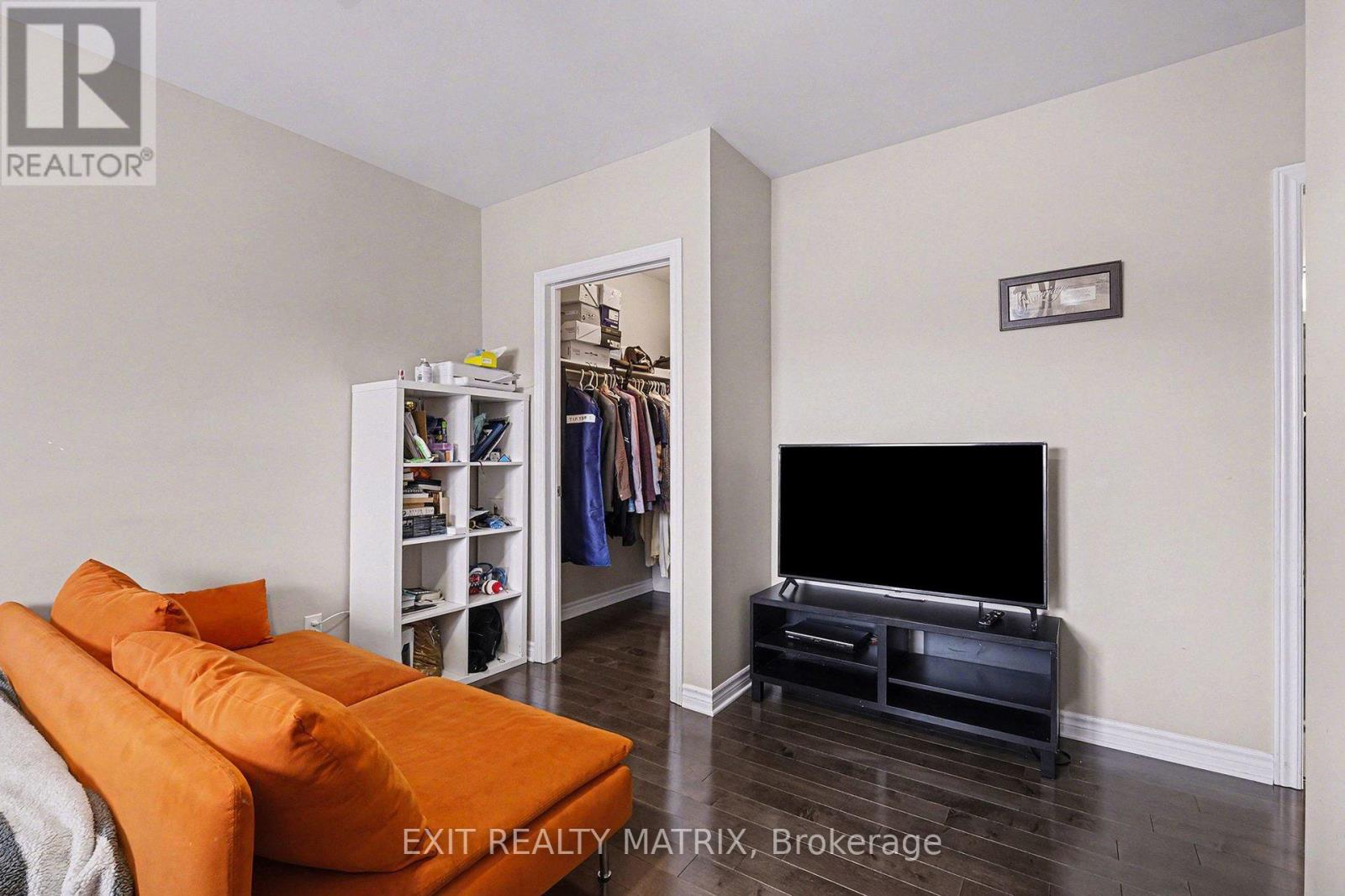 305 - 300 Solstice Crescent