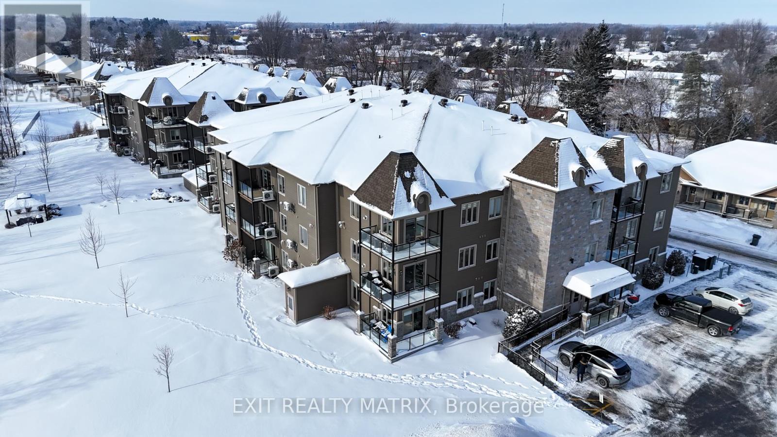 305 - 300 Solstice Crescent