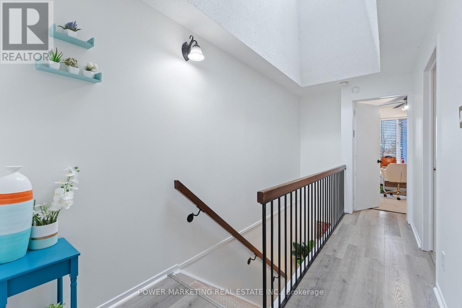 B - 6702 Jeanne D'arc Boulevard N