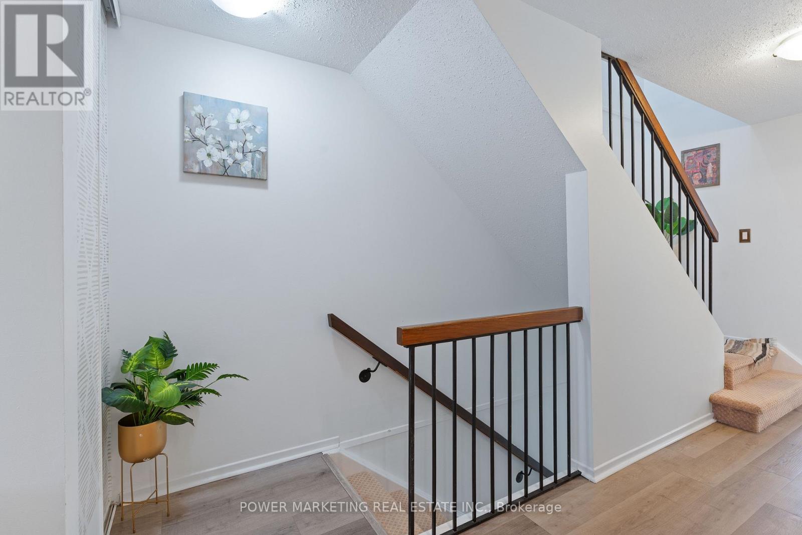 B - 6702 Jeanne D'arc Boulevard N