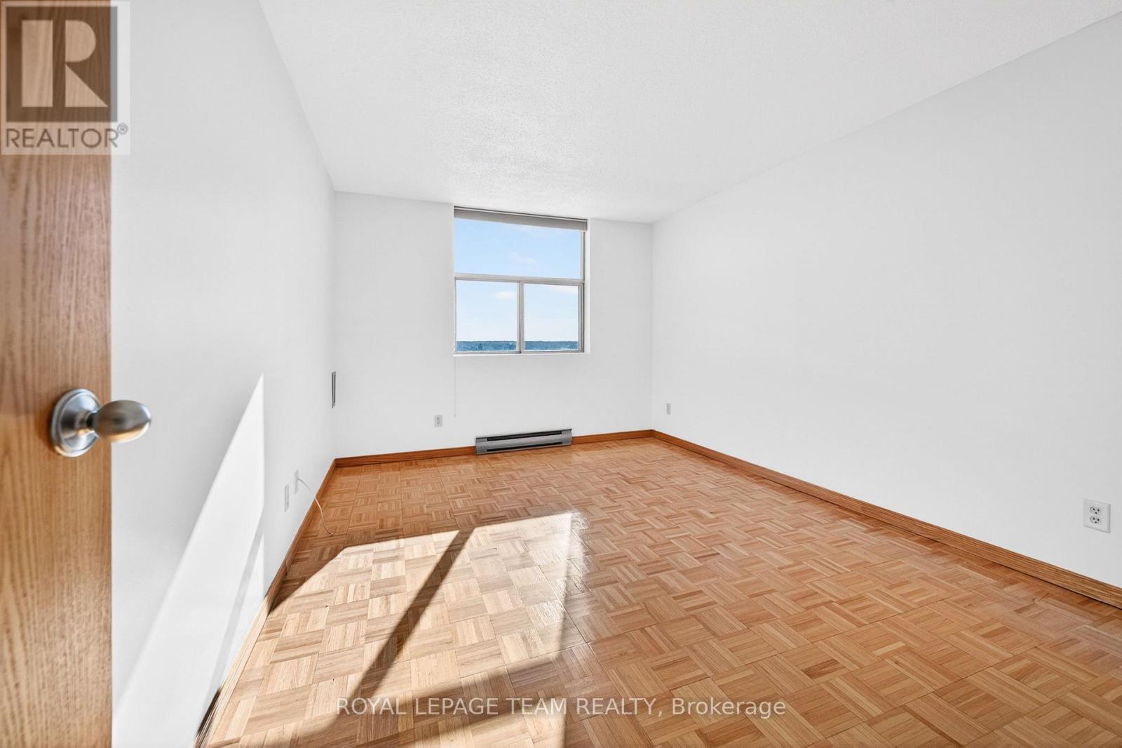 1506 - 2760 Carousel Crescent