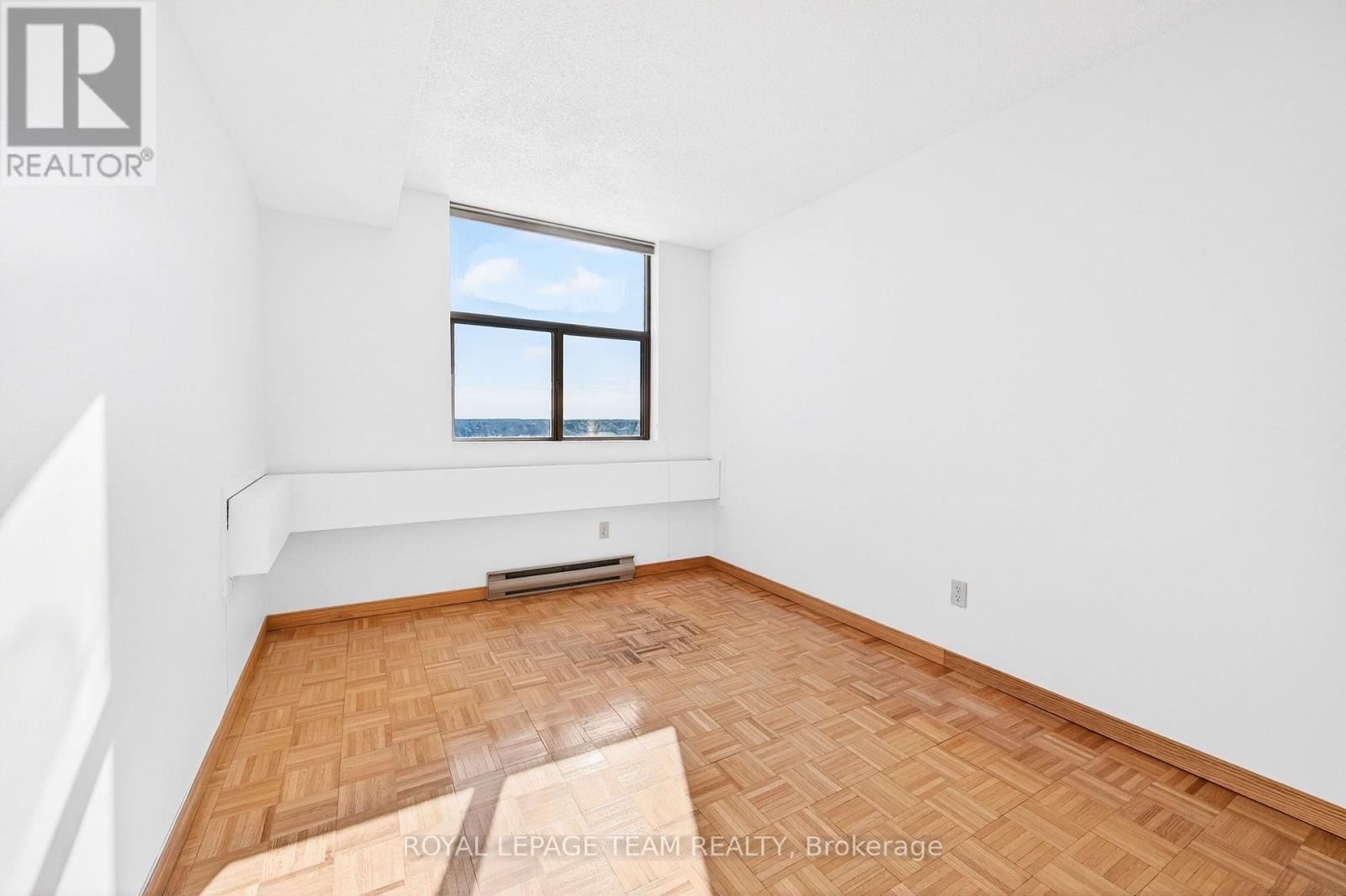 1506 - 2760 Carousel Crescent