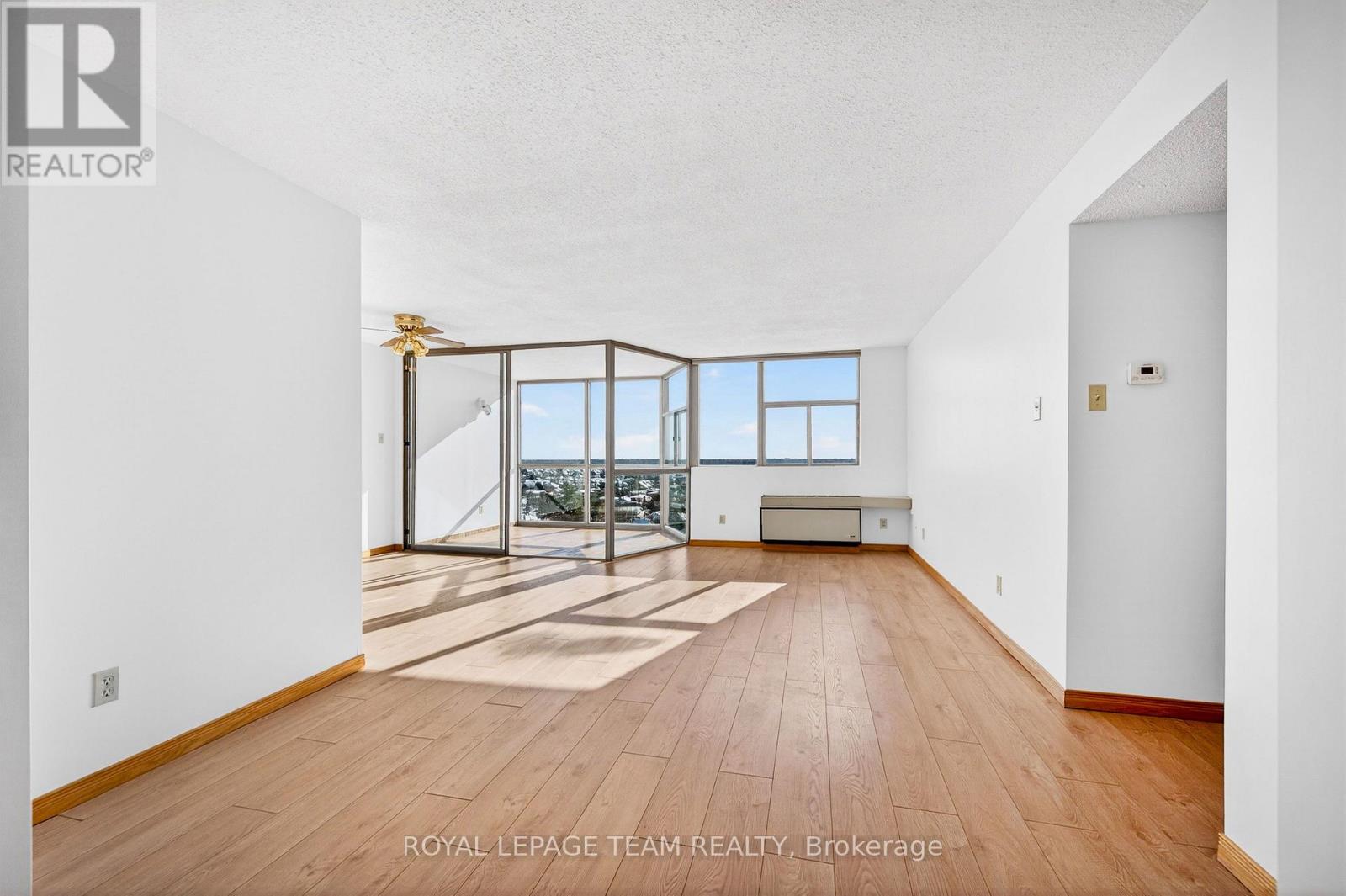 1506 - 2760 Carousel Crescent