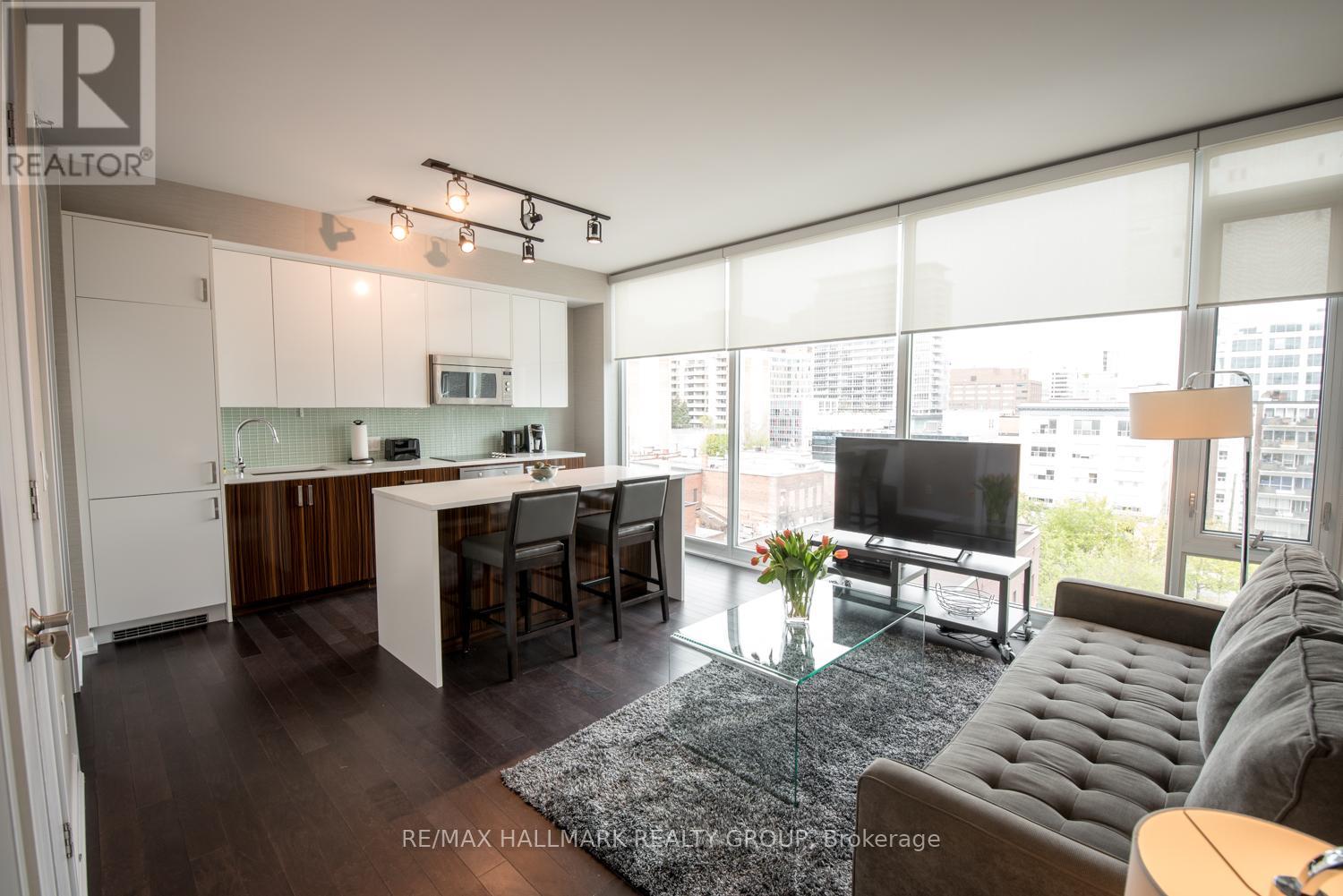 1111 - 300 Lisgar Street