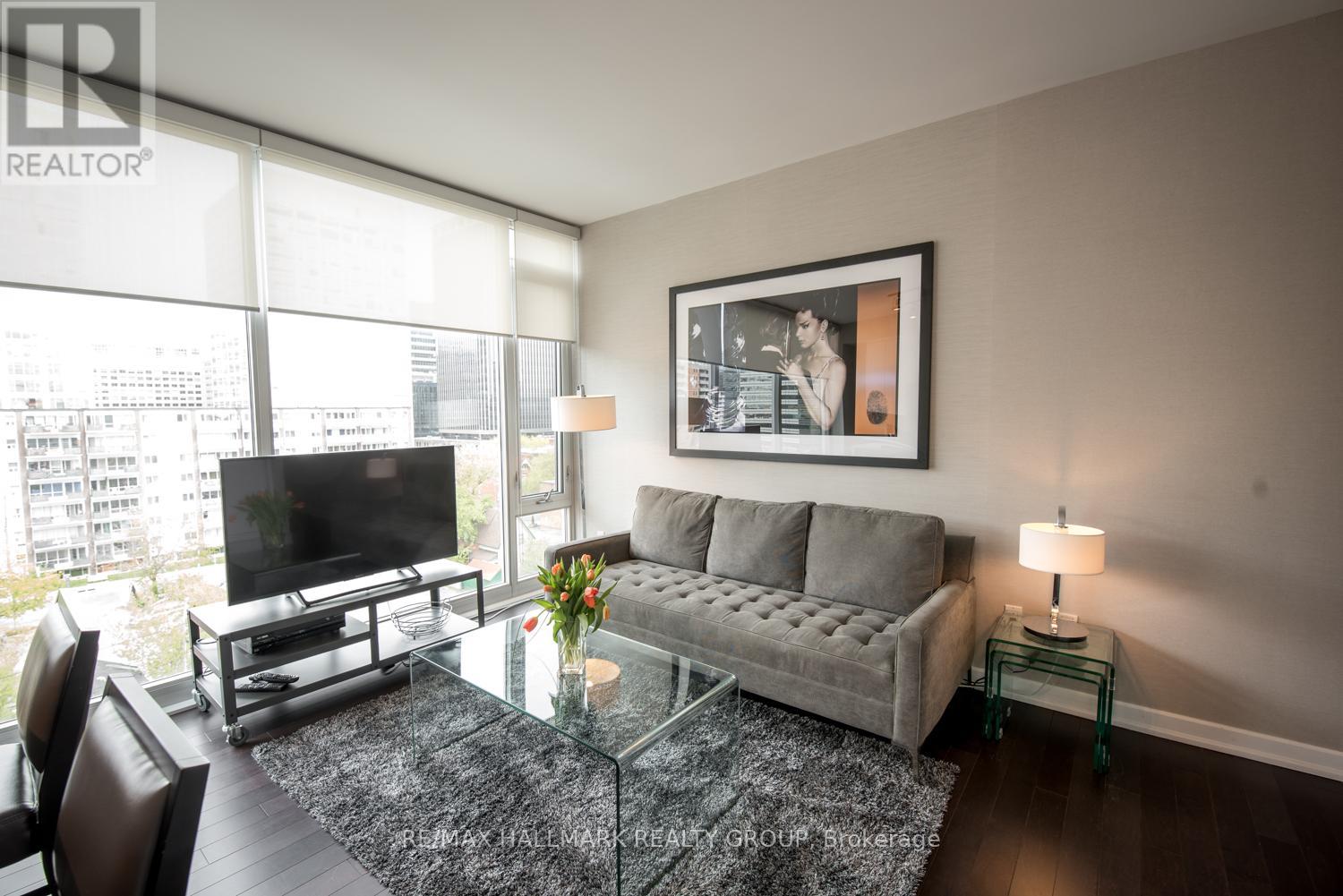 1111 - 300 Lisgar Street