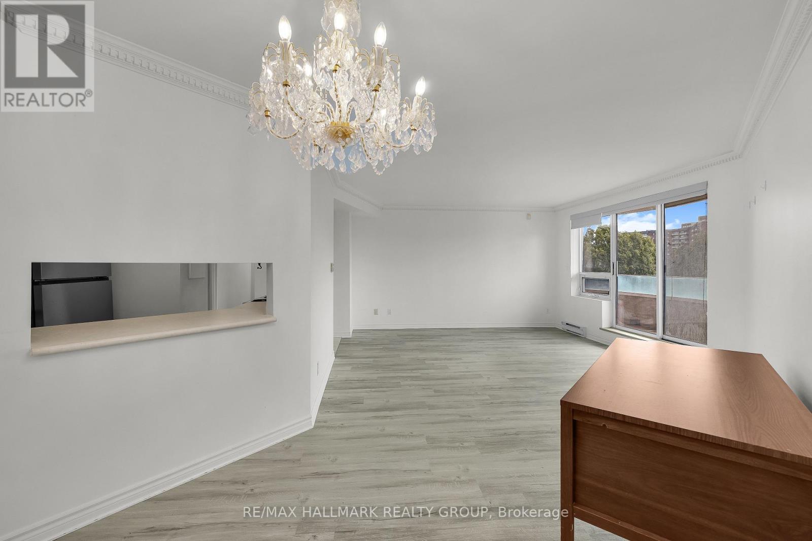 503 - 3105 Carling Avenue