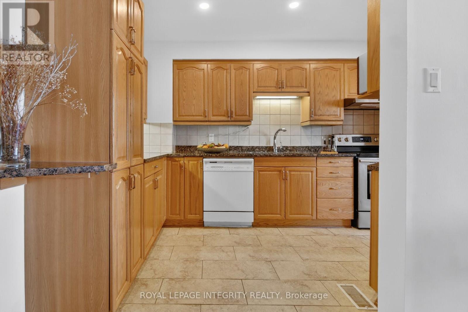 13 - 2415 Southvale Crescent