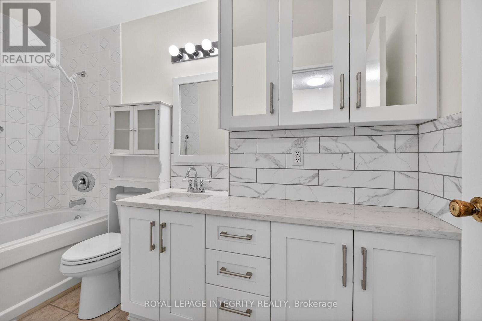 1708 - 1785 Frobisher Lane