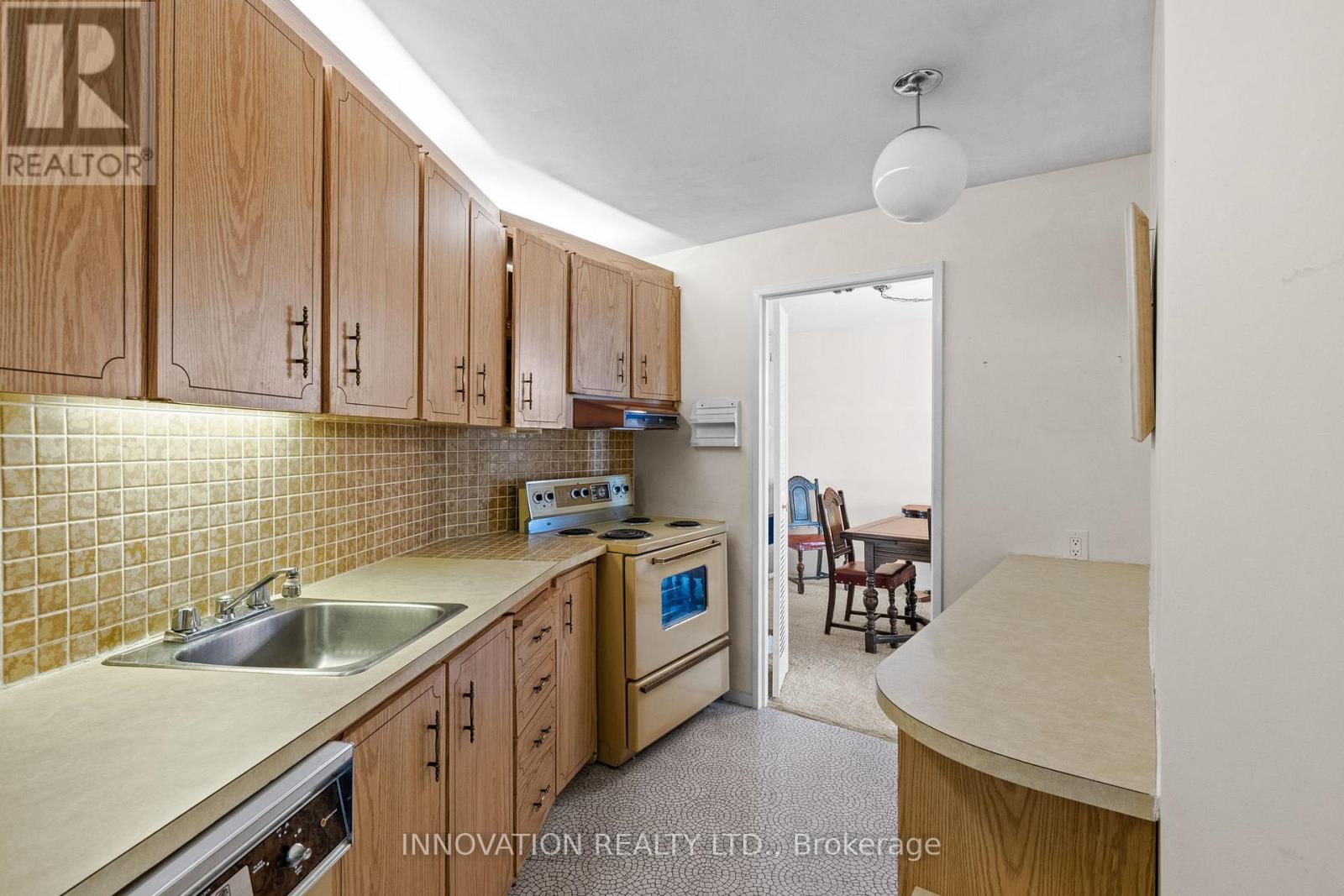 1905 - 1171 Ambleside Drive