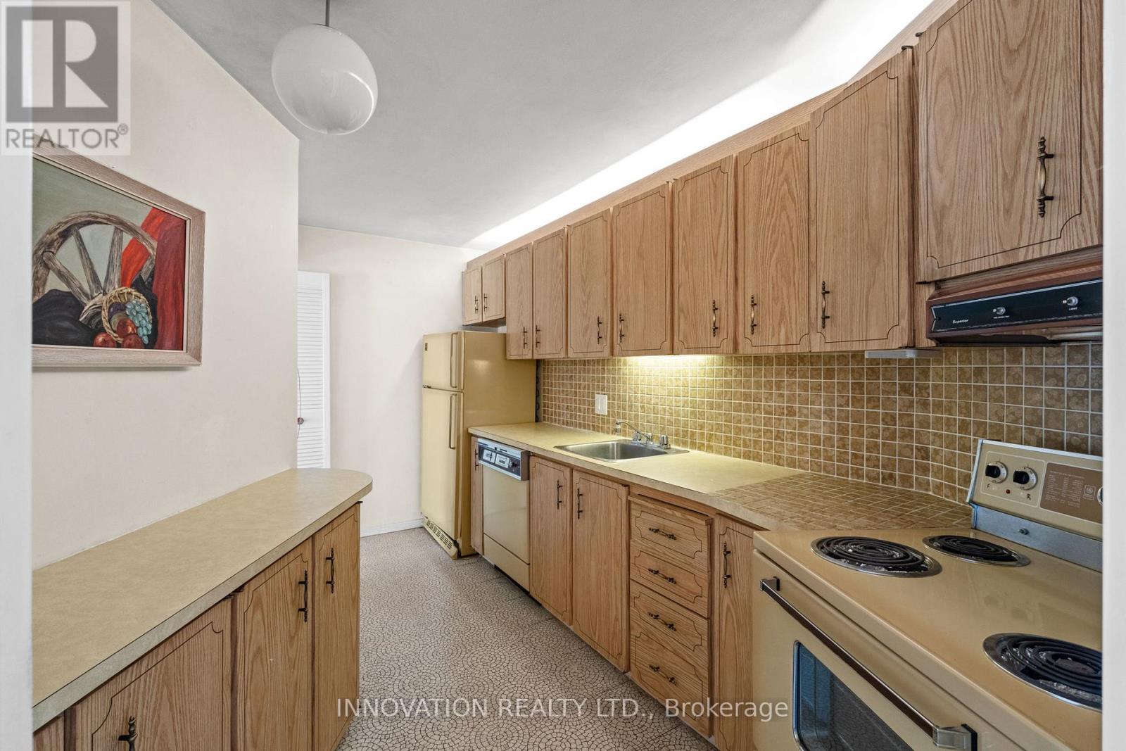 1905 - 1171 Ambleside Drive