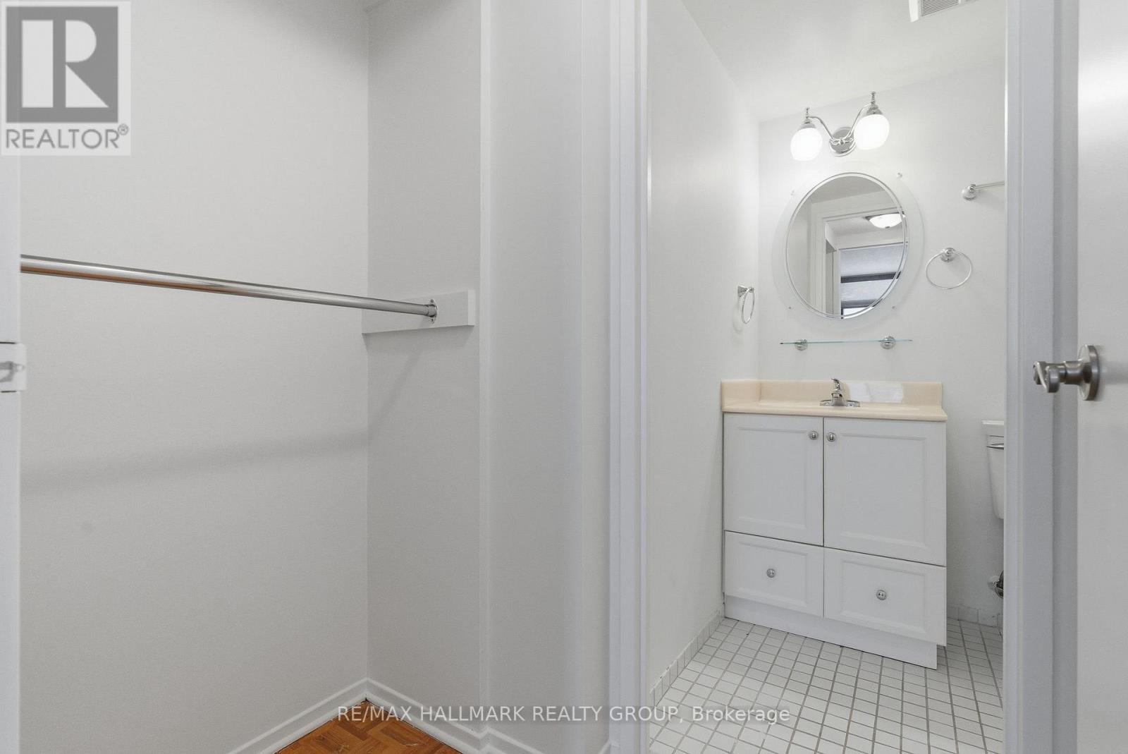 411 - 2871 Richmond Road N