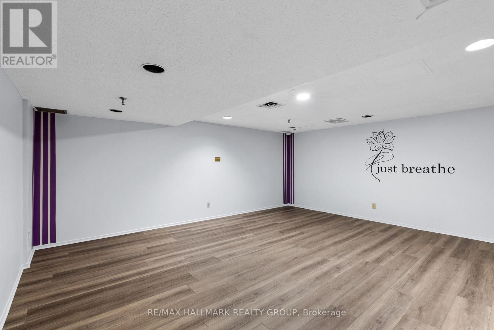 411 - 2871 Richmond Road N