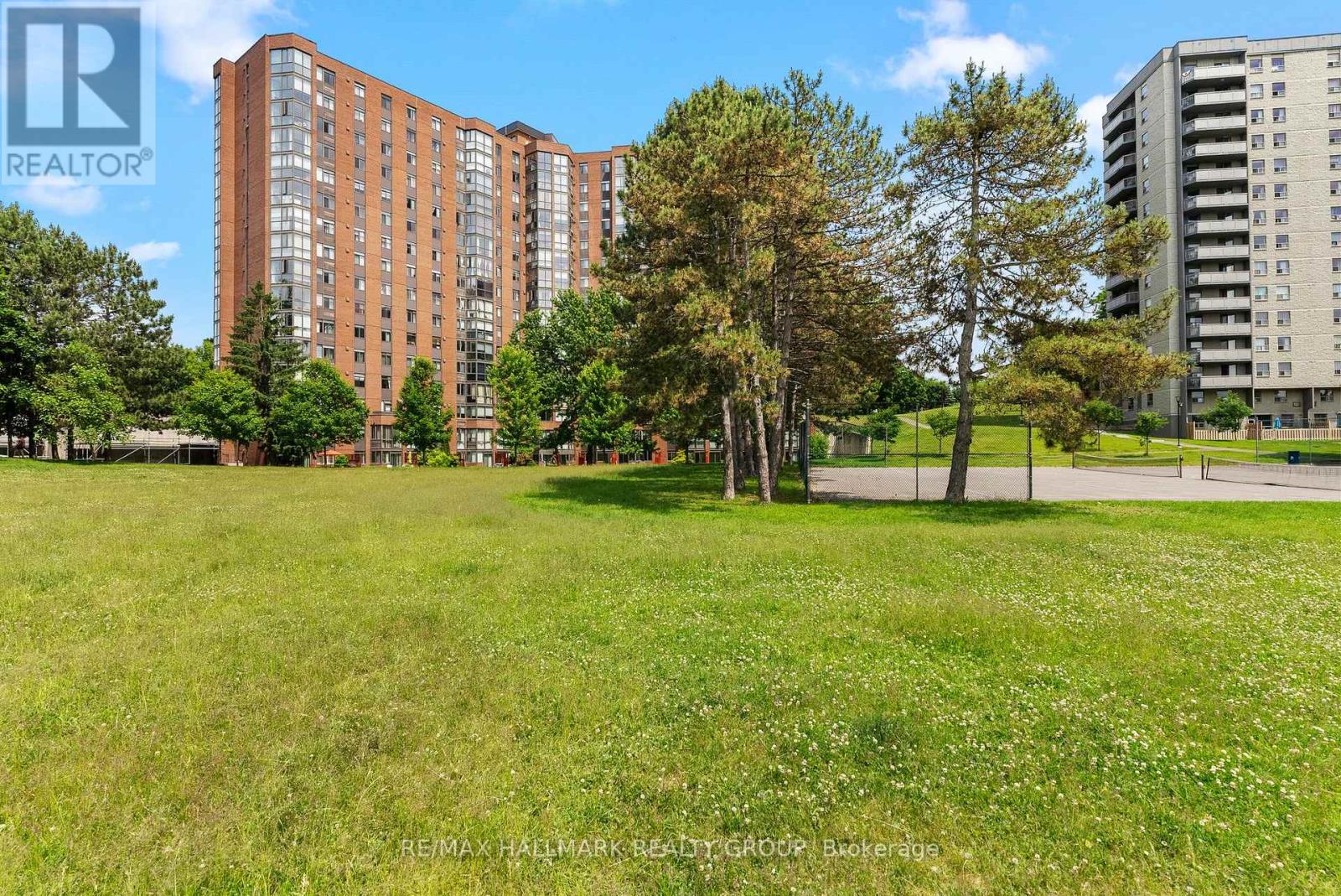 411 - 2871 Richmond Road N