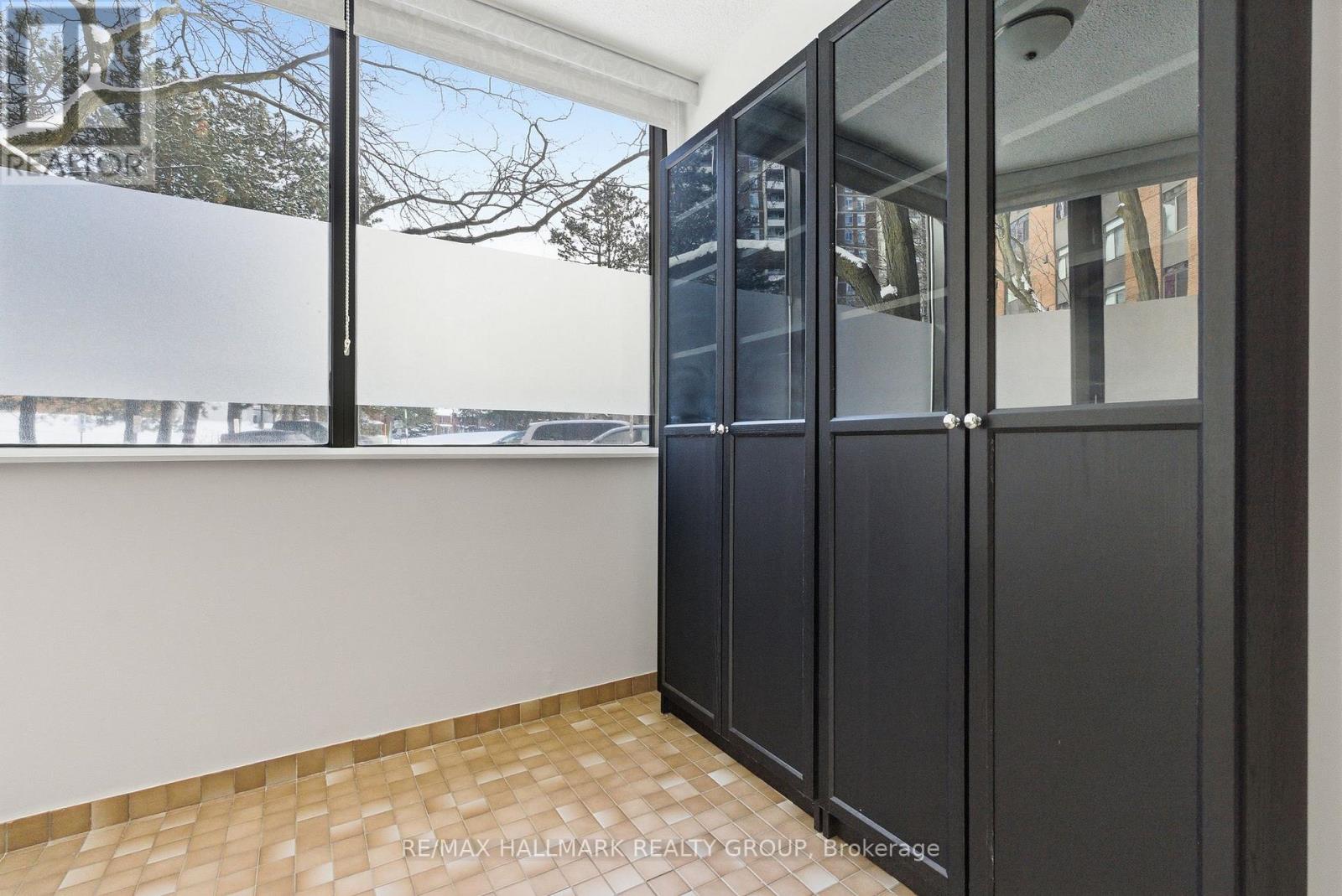 411 - 2871 Richmond Road N