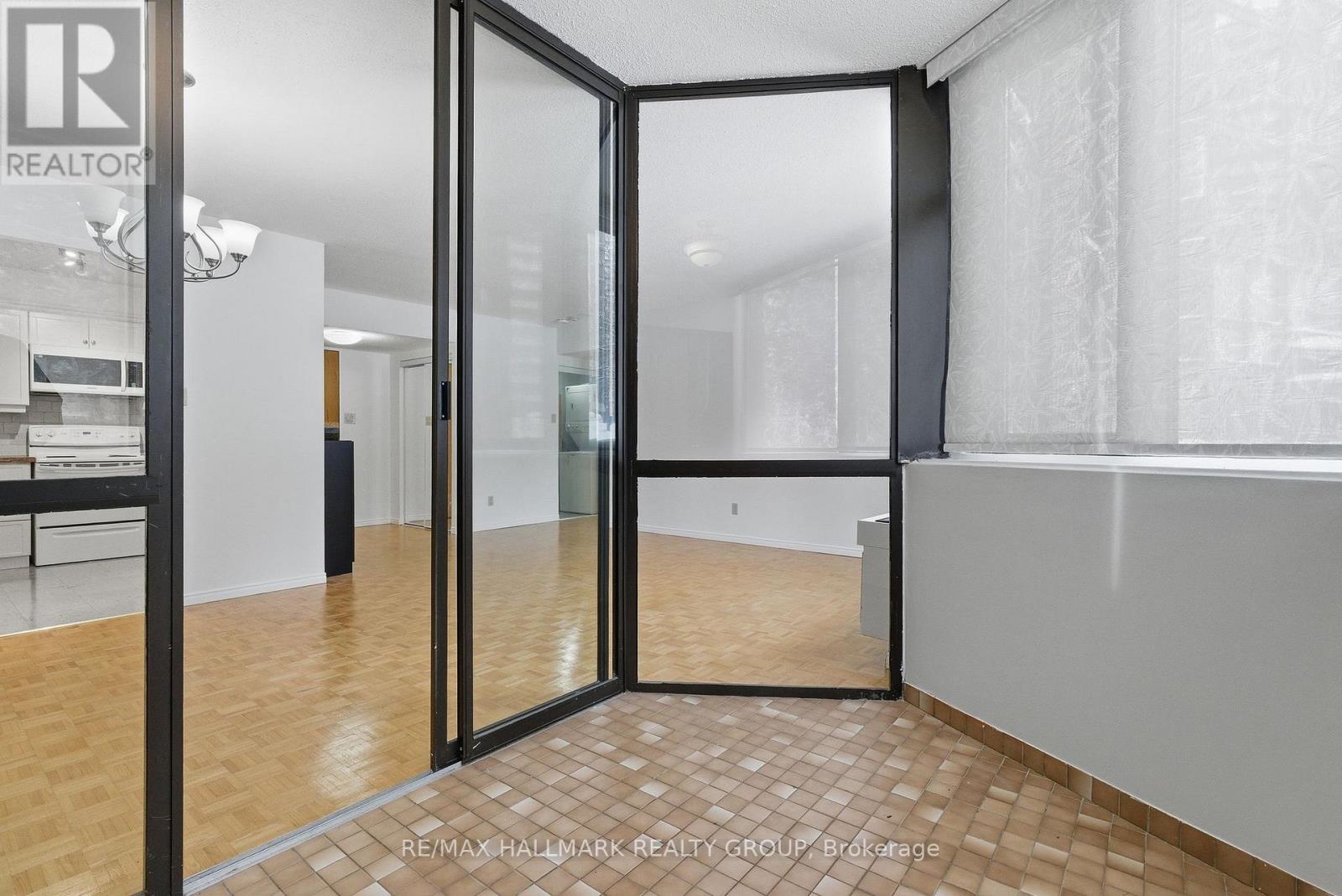 411 - 2871 Richmond Road N