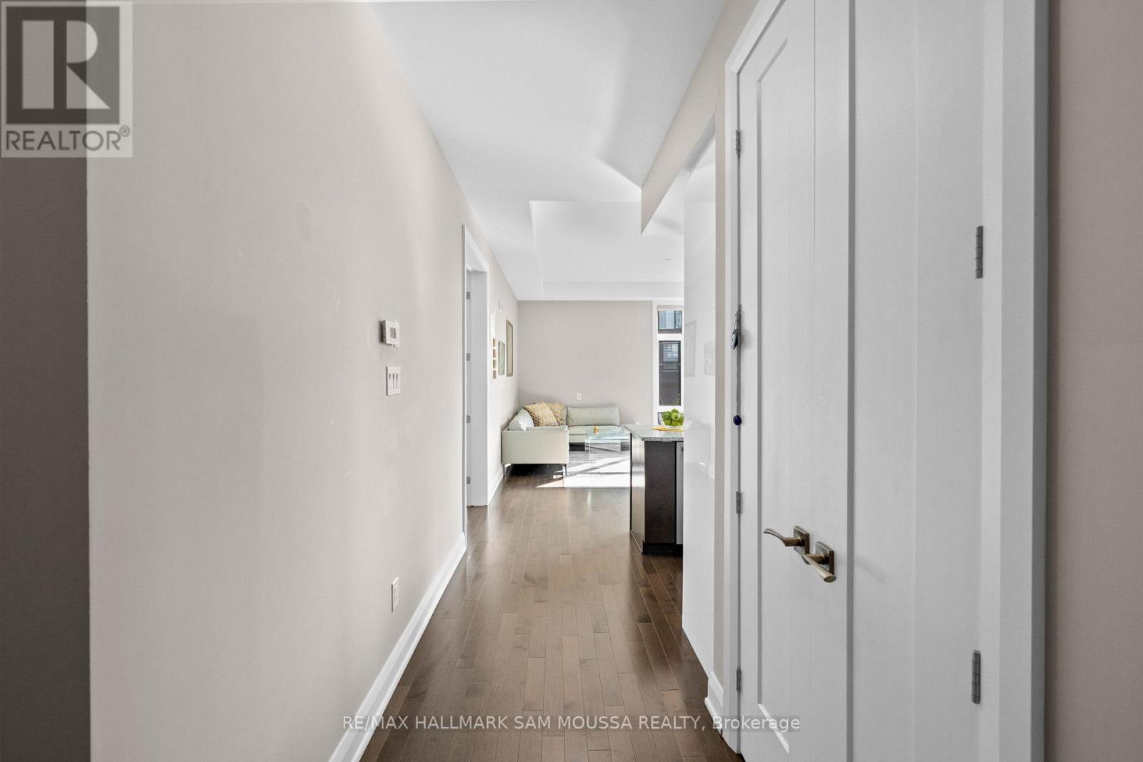 101 - 120 Cortile Private