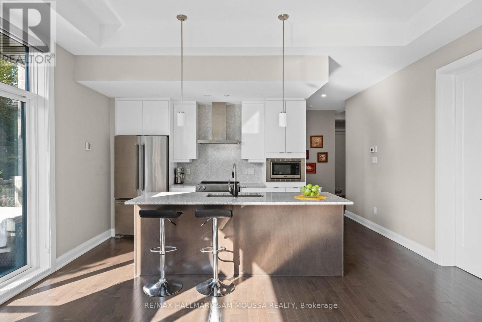 101 - 120 Cortile Private