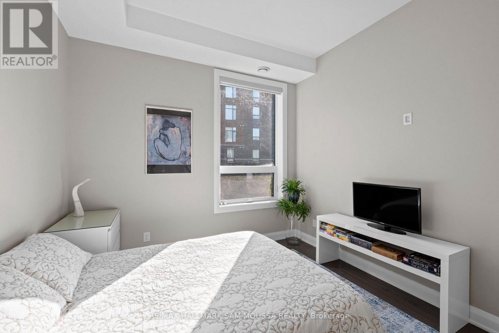 101 - 120 Cortile Private