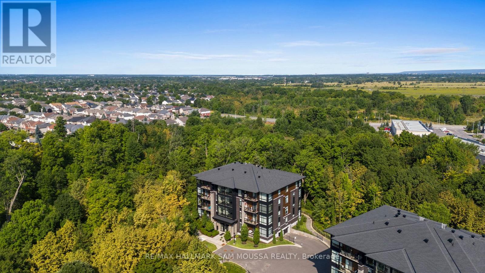 101 - 120 Cortile Private