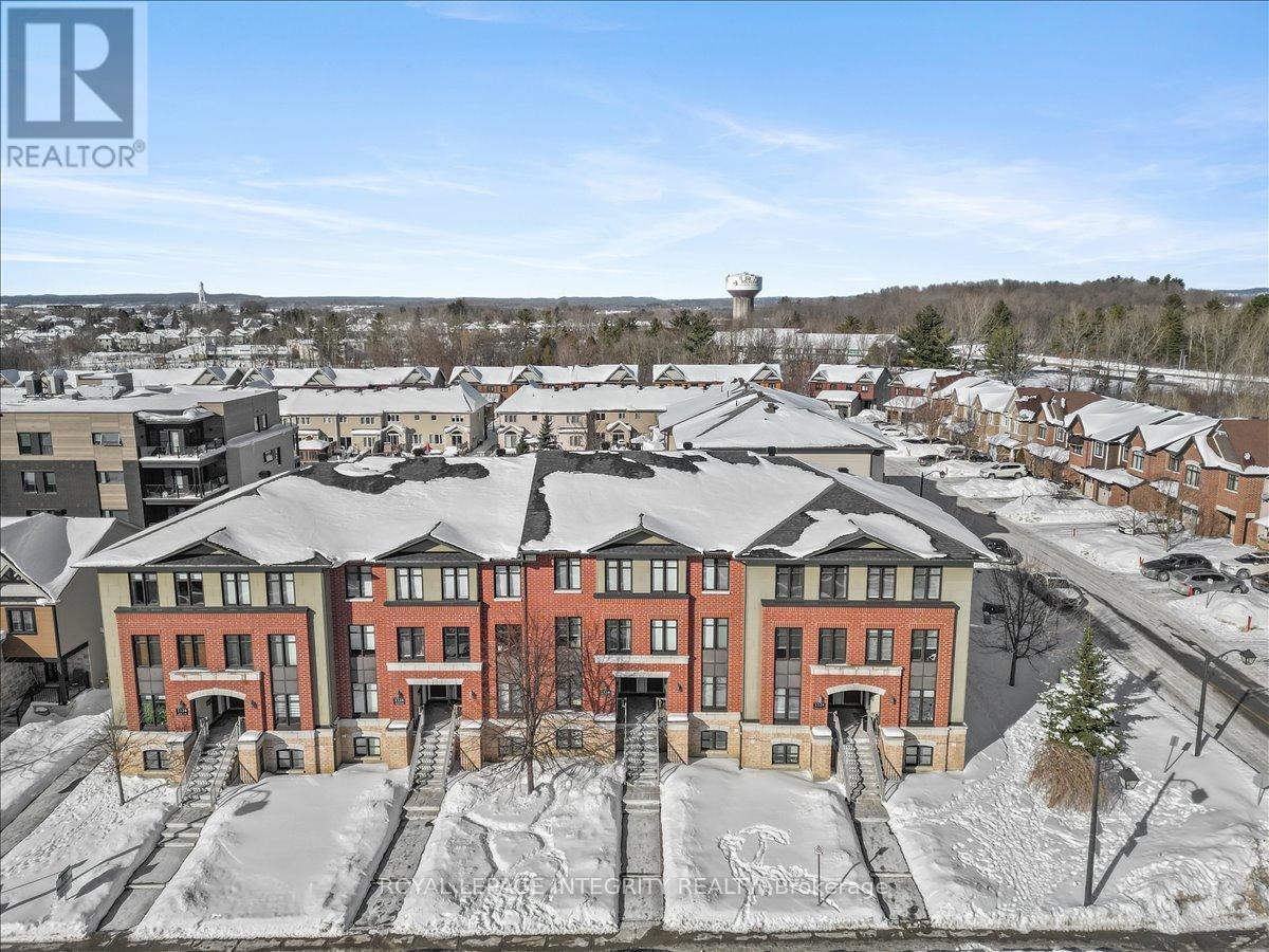 11 - 1124 Docteur Corbeil Boulevard