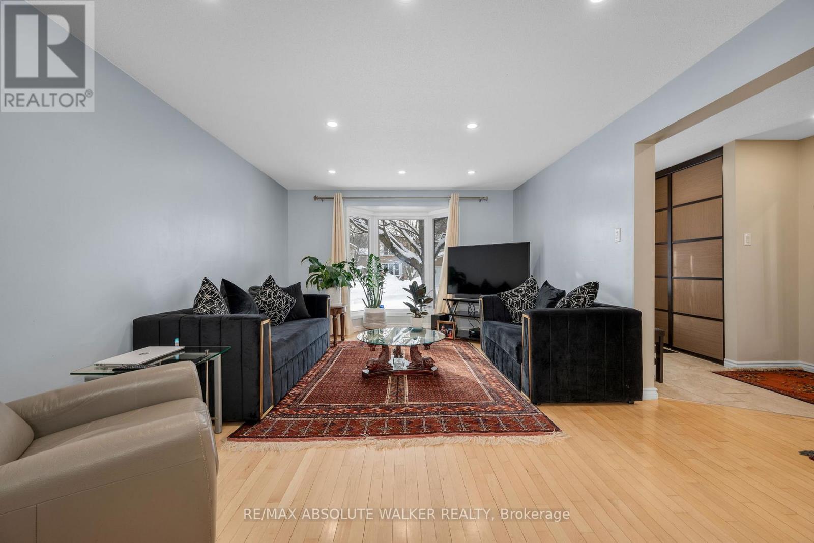 1849 Montereau Avenue