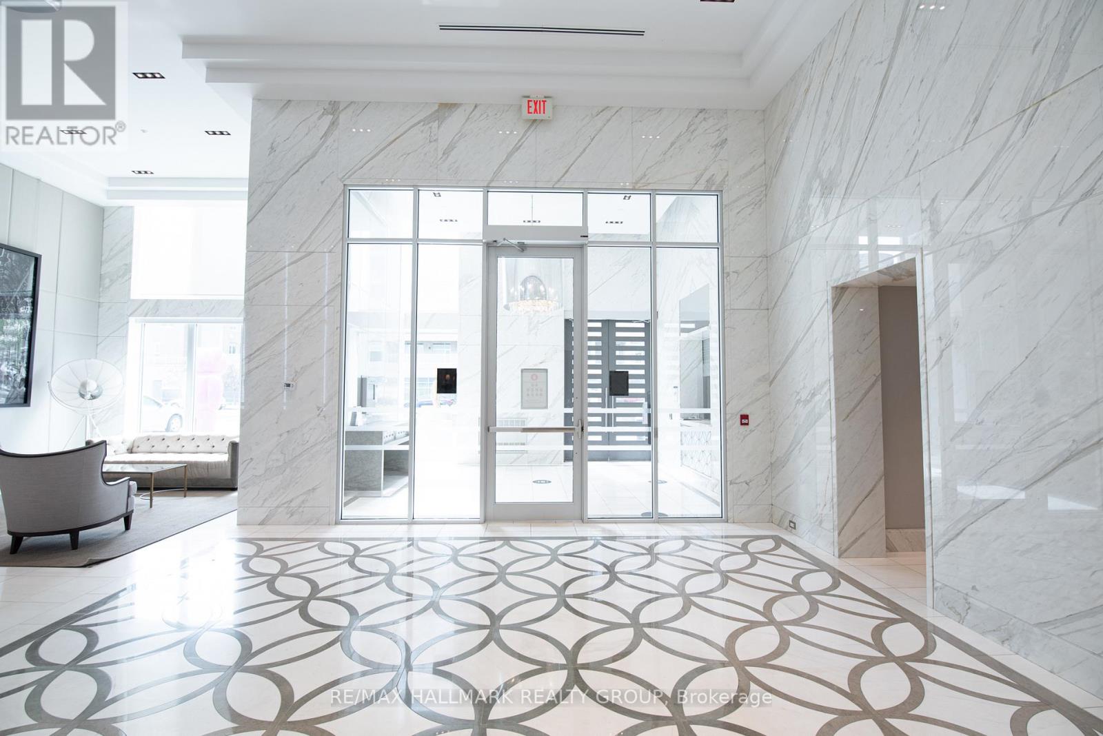 502 - 111 Champagne Avenue