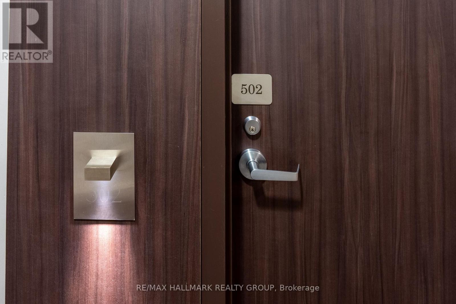 502 - 111 Champagne Avenue