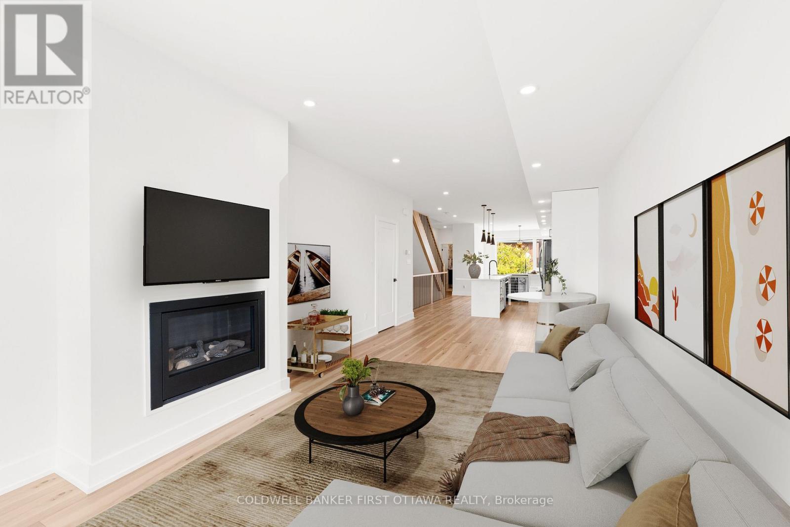 C - 238 Lebreton Street N