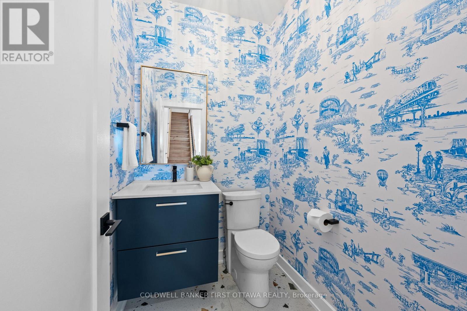 C - 238 Lebreton Street N