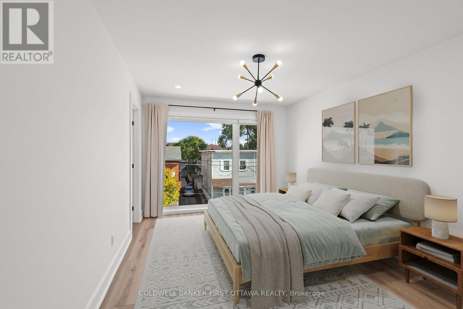 C - 238 Lebreton Street N