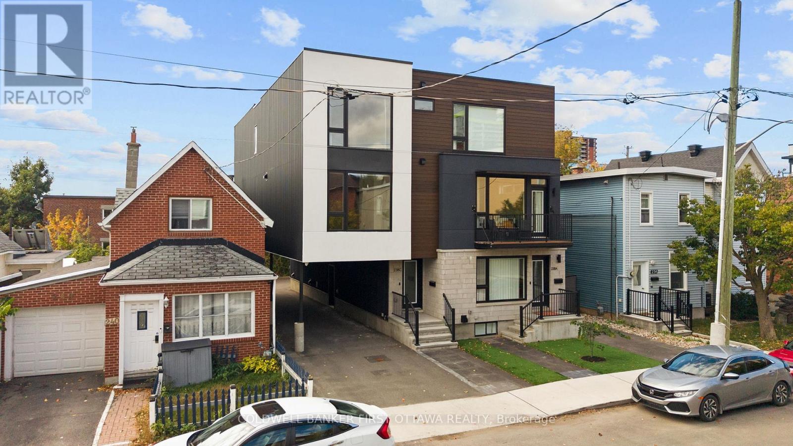 C - 238 Lebreton Street N