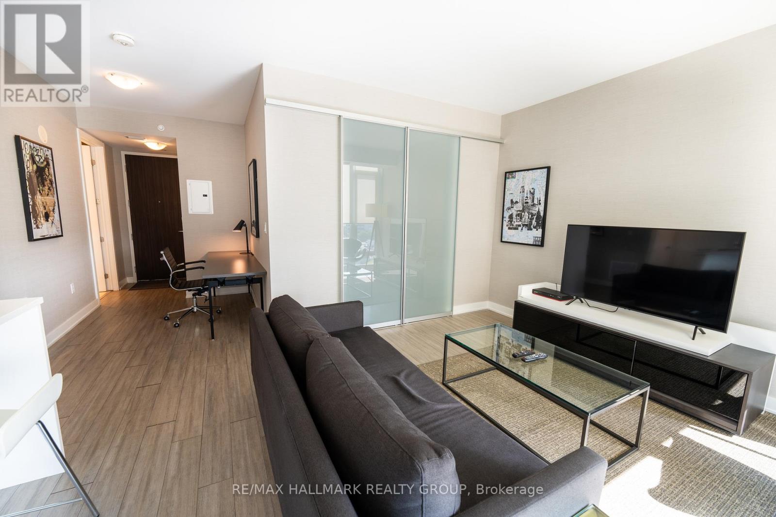 611 - 111 Champagne Avenue