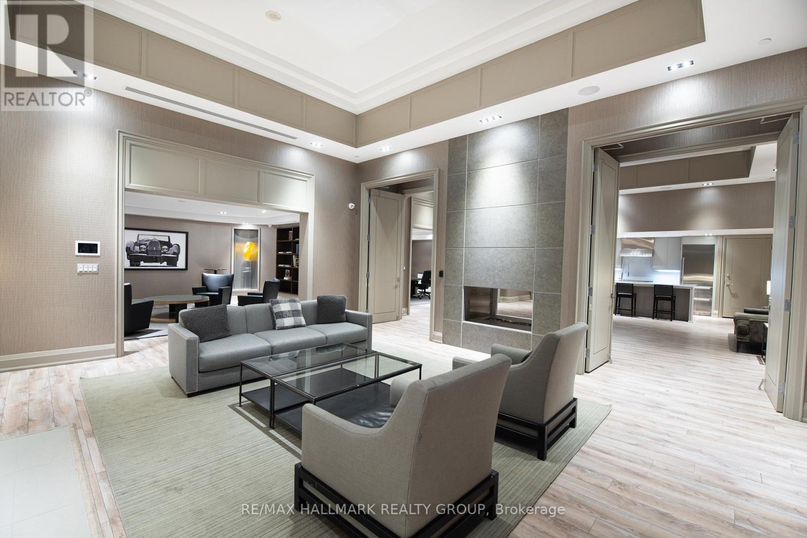 611 - 111 Champagne Avenue