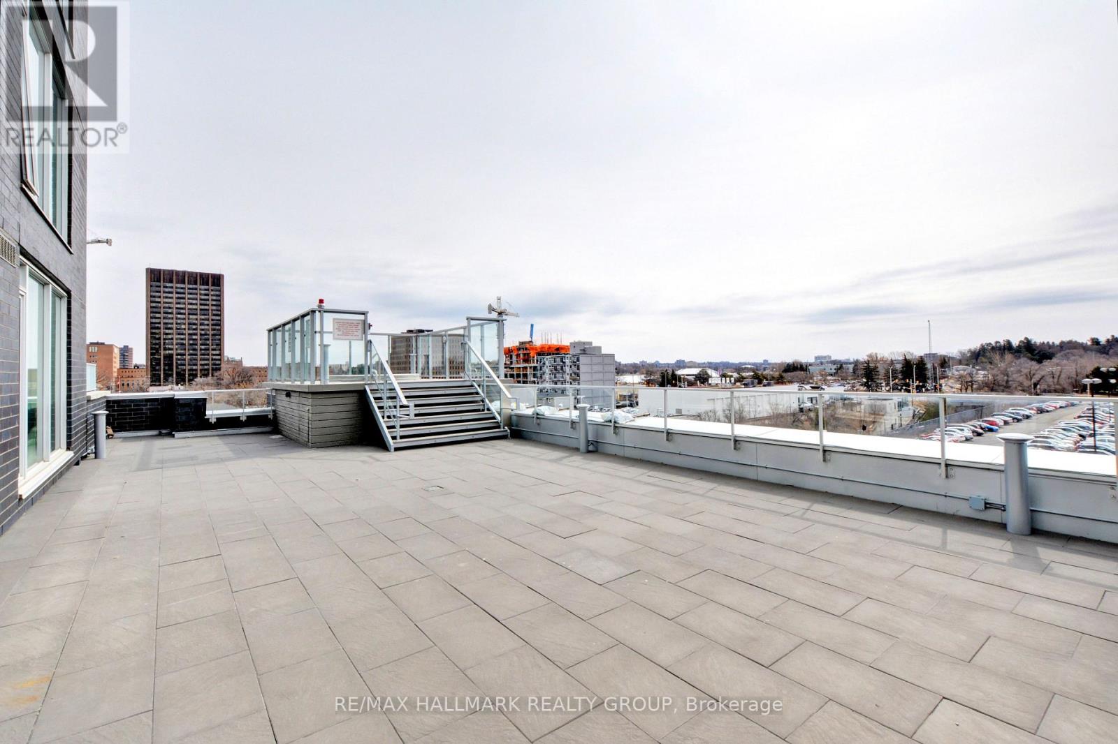 1805 - 111 Champagne Avenue