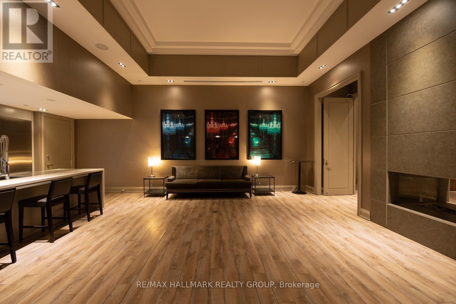 1805 - 111 Champagne Avenue