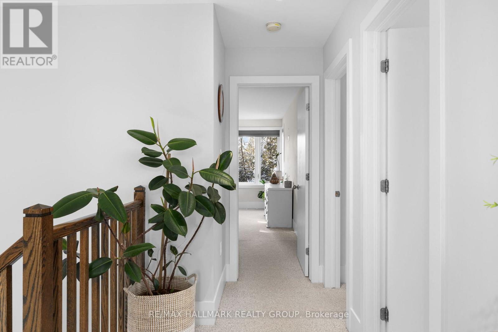 3311 Barlow Crescent