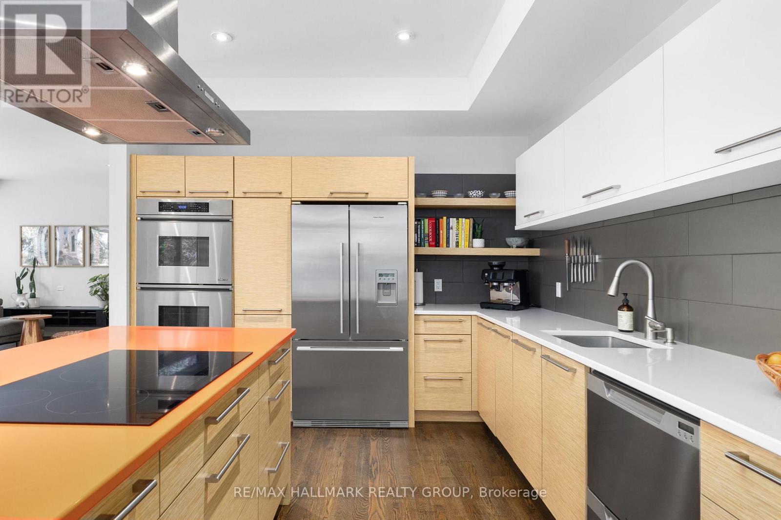 3311 Barlow Crescent