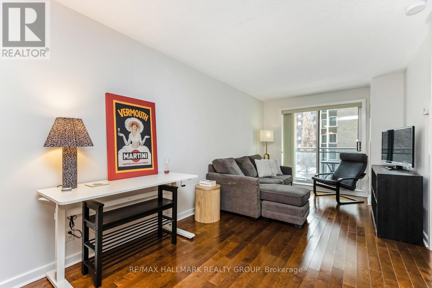 502 - 138 Somerset Street W