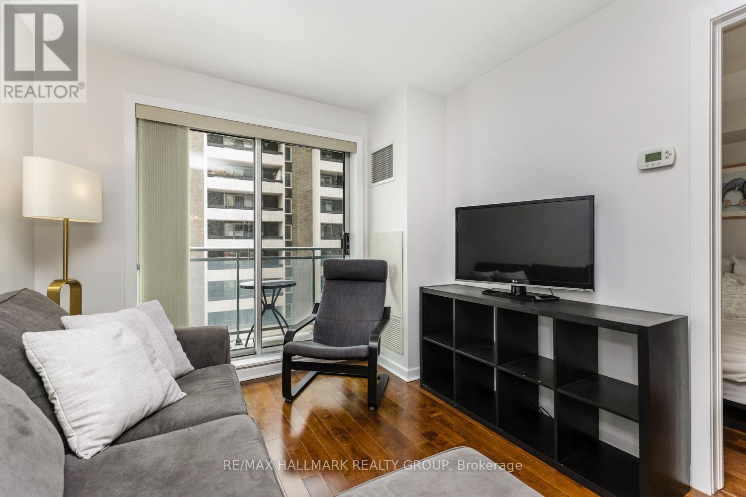 502 - 138 Somerset Street W