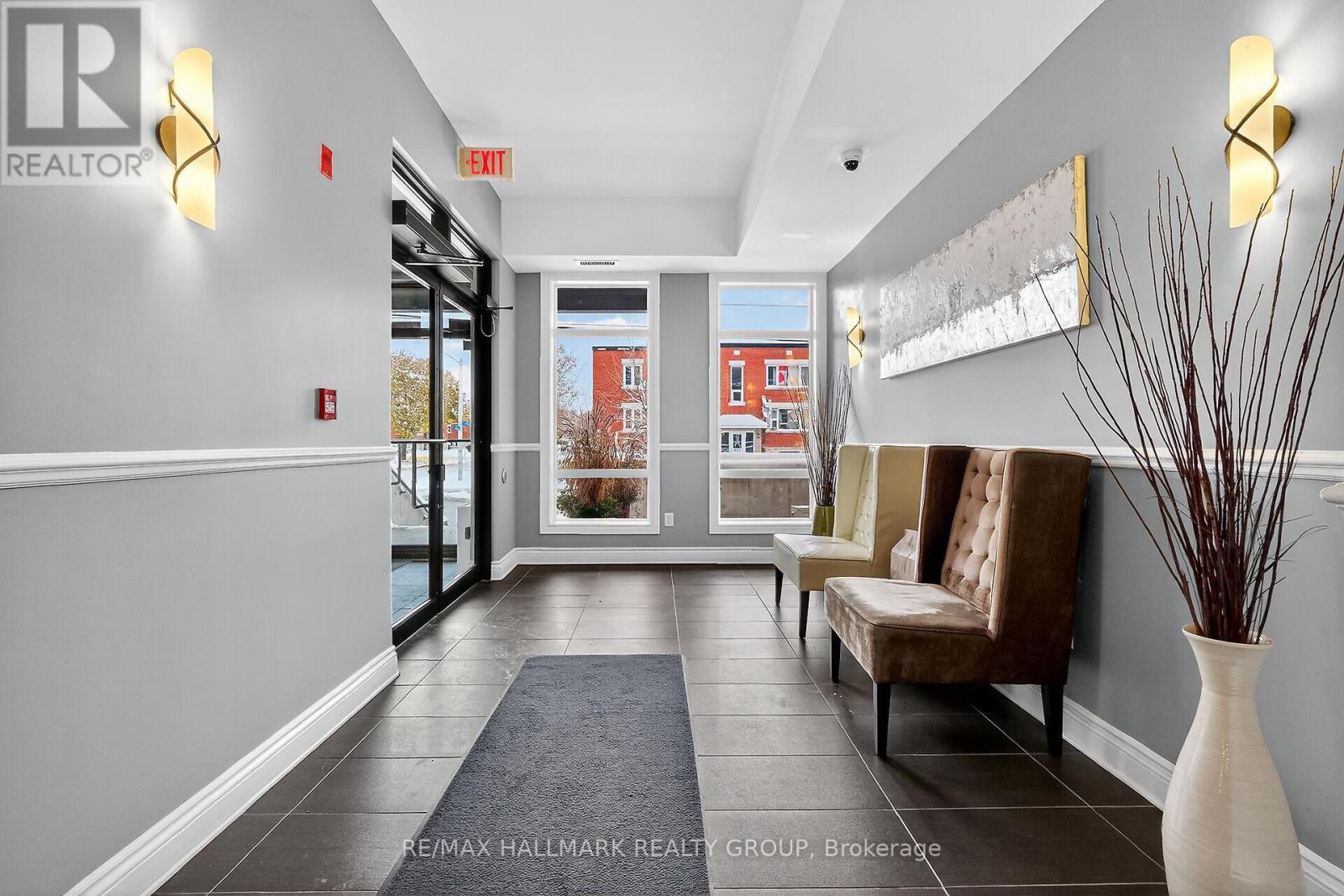 210 - 682 Churchill Avenue N